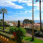 90m2 - Les Palmiers De *